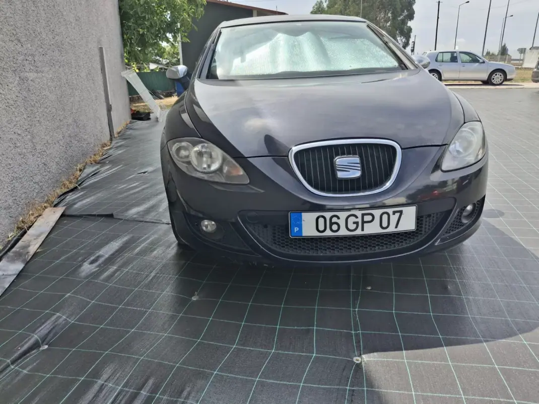SEAT Leon 2012 - 6950 EUR, 280000 km - AUTO.MOTO.pt - 280000km - foto 1 de 11