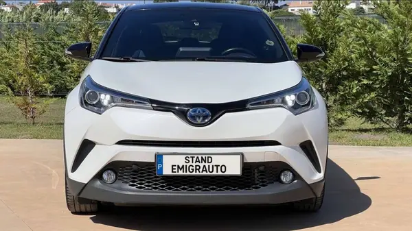 Toyota C-HR 1.8 HSD Comfort 2016 Híbrido (Gasolina) — 130 000 km · Faro Toyota C-HR 2016
