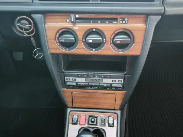 Mercedes-Benz 1993 - 9950 EUR, 89439 km - AUTO.MOTO.pt - 89439km - foto 46 de 60