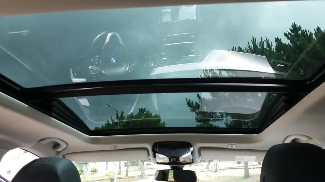 BMW 520 2017 - 28000 EUR, 95000 km - AUTO.MOTO.pt - 95000km - foto 7 de 15