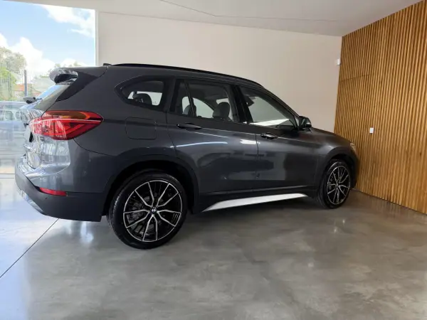 BMW X1 2019 - 22000 EUR, 58000 km - AUTO.MOTO.pt - 58000km - foto 18 de 112
