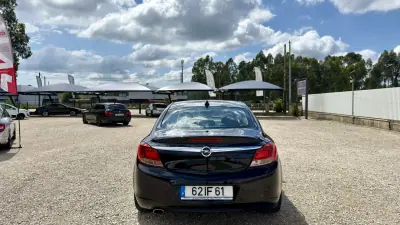 Opel Insignia 2009 - 9600 EUR, 200000 km - AUTO.MOTO.pt - 200000km - foto 9 de 12