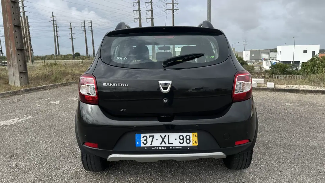 Dacia Sandero 2014 - 6900 EUR, 230000 km - 230000km - foto 16 de 22