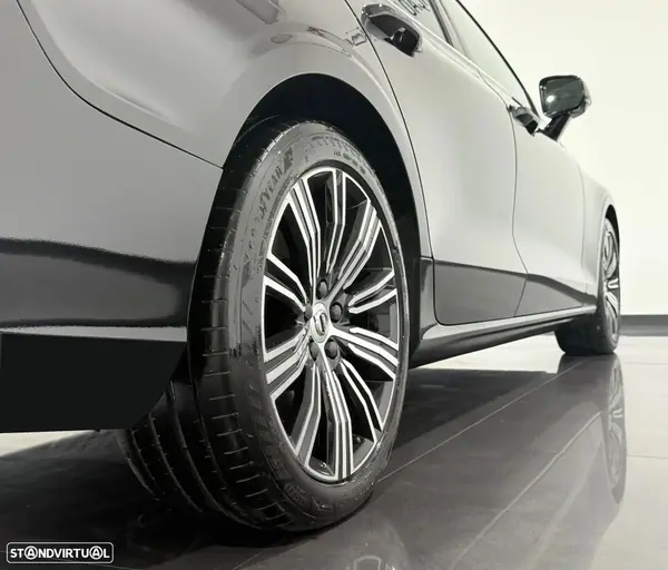 Volvo V60 2021 - 25990 EUR, 82125 km - AUTO.MOTO.pt - 82125km - foto 48 de 51