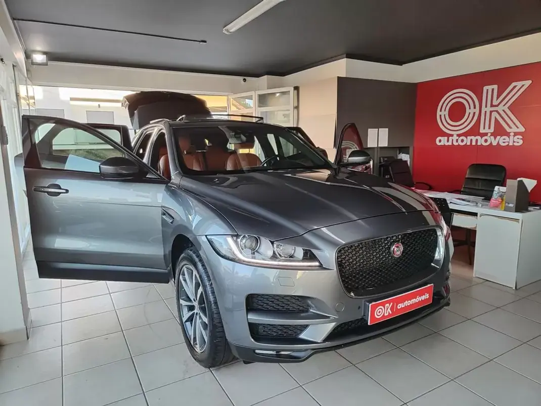 Jaguar F-Pace 2017 - 22500 EUR, 147000 km - AUTO.MOTO.pt - 147000km - foto 19 de 40
