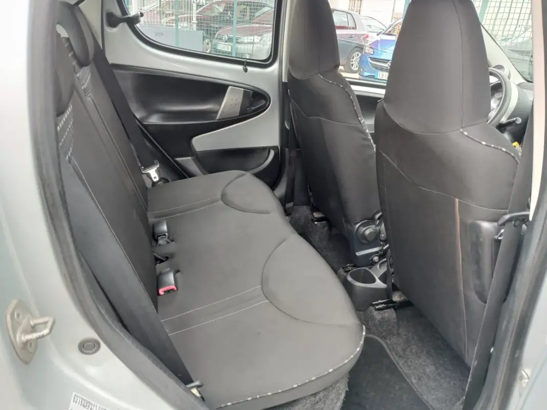 Citroën C1 2013 - 5650 EUR, 177053 km - AUTO.MOTO.pt - 177053km - foto 19 de 24