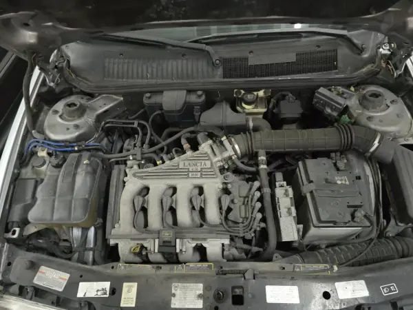 Lancia Delta 1998 - 5000 EUR, 145000 km - AUTO.MOTO.pt - 145000km - foto 8 de 8
