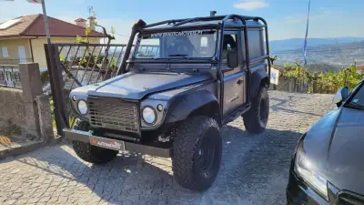Land Rover Defender 2001 - 35000 EUR, 81787 km - AUTO.MOTO.pt - 81787km - foto 2 de 57