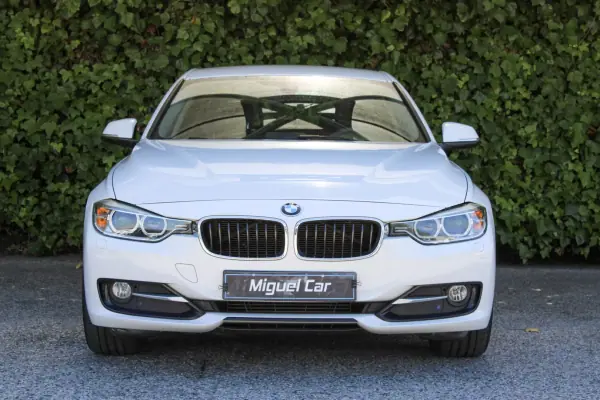 BMW 318 d Auto Line Sport 2014 Diesel — 144 000 km BMW 318 d Auto Line Sport 2014 Diesel