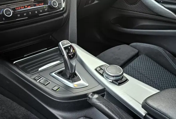 BMW 425 2015 - 26500 EUR, 170000 km - AUTO.MOTO.pt - 170000km - foto 10 de 34