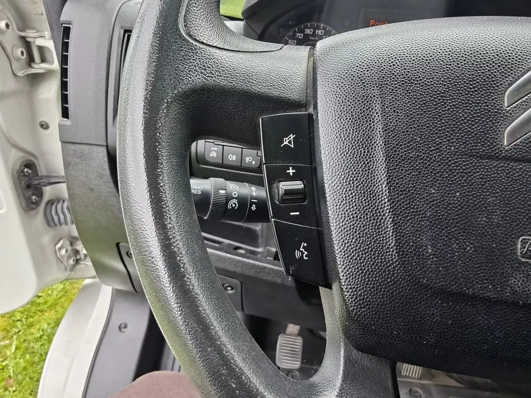 Citroën JUMPER 2.0 Blue Hdi L 2 H 2 2020 - 21490 EUR, 89300 km - AUTO.MOTO.pt - 89300km - foto 26 de 31