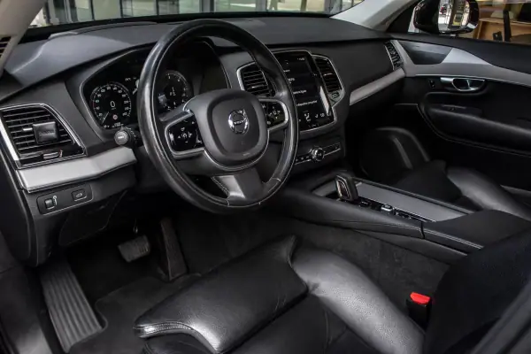 Volvo XC 90 2021 - 37990 EUR, 110263 km - AUTO.MOTO.pt - 110263km - foto 23 de 44