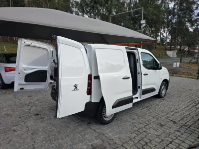 Peugeot PARTNER HDI 2020 - 13900 EUR, 99000 km - AUTO.MOTO.pt - 99000km - foto 15 de 22