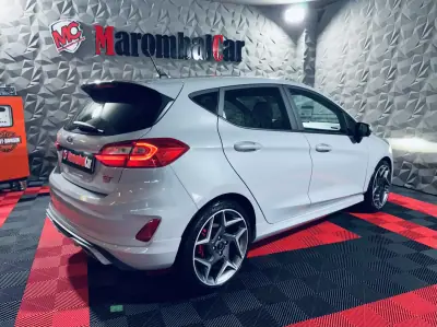 Ford Fiesta 2019 - 21990 EUR, 151232 km - AUTO.MOTO.pt - 151232km - foto 5 de 37
