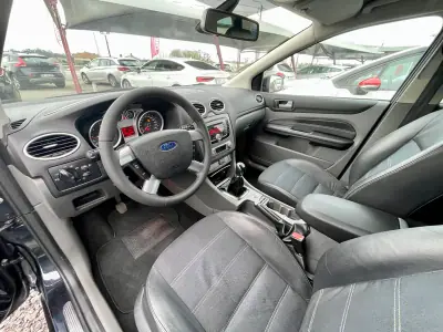 Ford Focus SW 2011 - 7750 EUR, 226741 km - AUTO.MOTO.pt - 226741km - foto 9 de 25