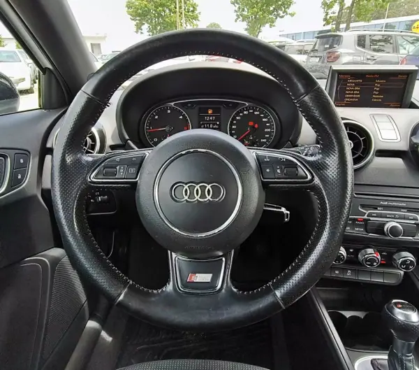 Audi A1 2012 - 11990 EUR, 155000 km - AUTO.MOTO.pt - 155000km - foto 17 de 29
