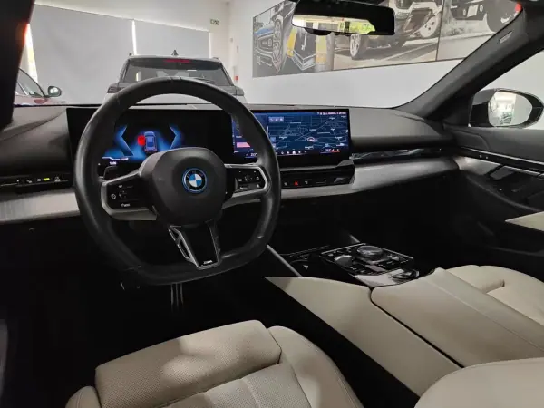 BMW i5 2024 - 53990 EUR, 29000 km - AUTO.MOTO.pt - 29000km - foto 42 de 58