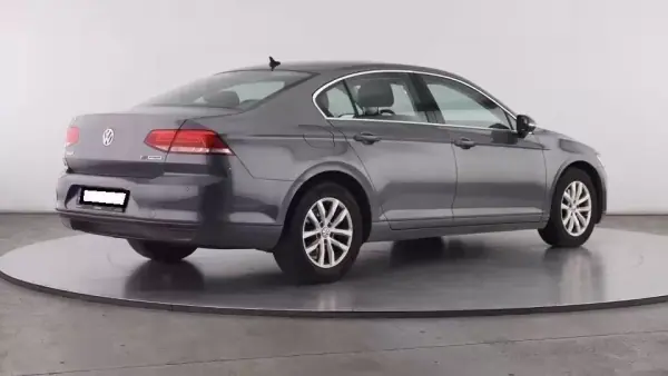 Volkswagen Passat 2016 - 9250 EUR, 190000 km - AUTO.MOTO.pt - 190000km - foto 23 de 23