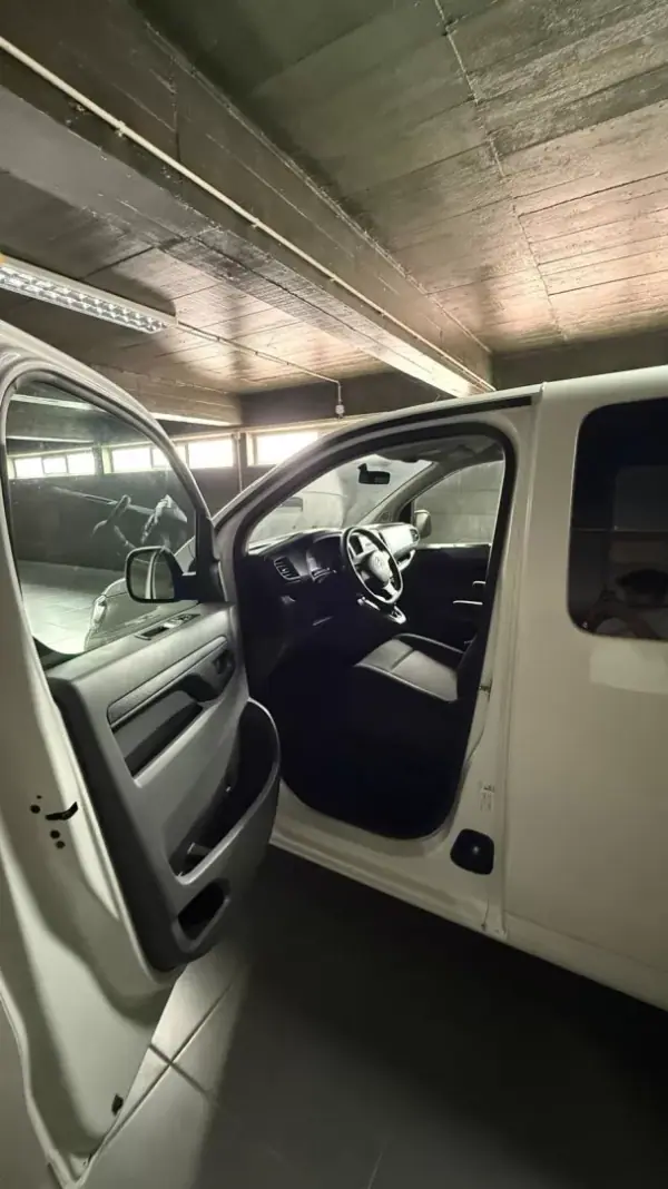 Citroën Jumpy 2021 - 26500 EUR, 96600 km - AUTO.MOTO.pt - 96600km - foto 7 de 15
