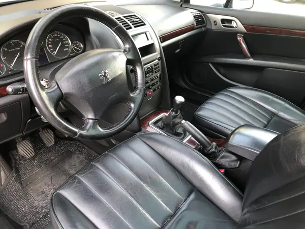 Peugeot 407 SW 2006 - 3250 EUR, 183000 km - AUTO.MOTO.pt - 183000km - foto 6 de 10