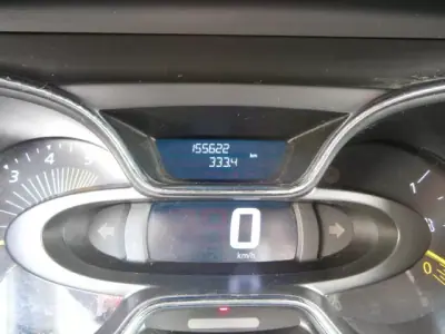 Renault Captur 2014 - 12900 EUR, 155622 km - AUTO.MOTO.pt - 155622km - foto 19 de 30