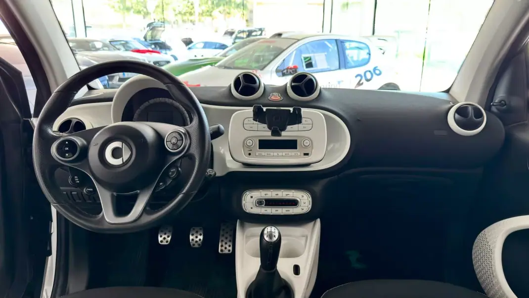 Smart ForTwo 2016 - 9990 EUR, 86291 km - 86291km - foto 15 de 23