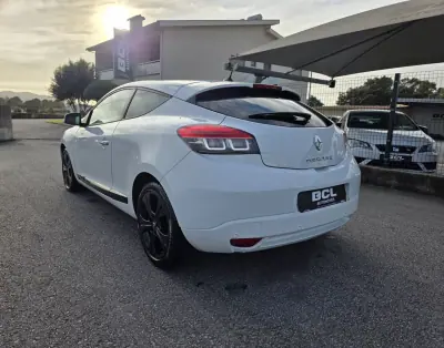 Renault Mégane Coupe 2011 - 8990 EUR, 234000 km - AUTO.MOTO.pt - 234000km - foto 4 de 33