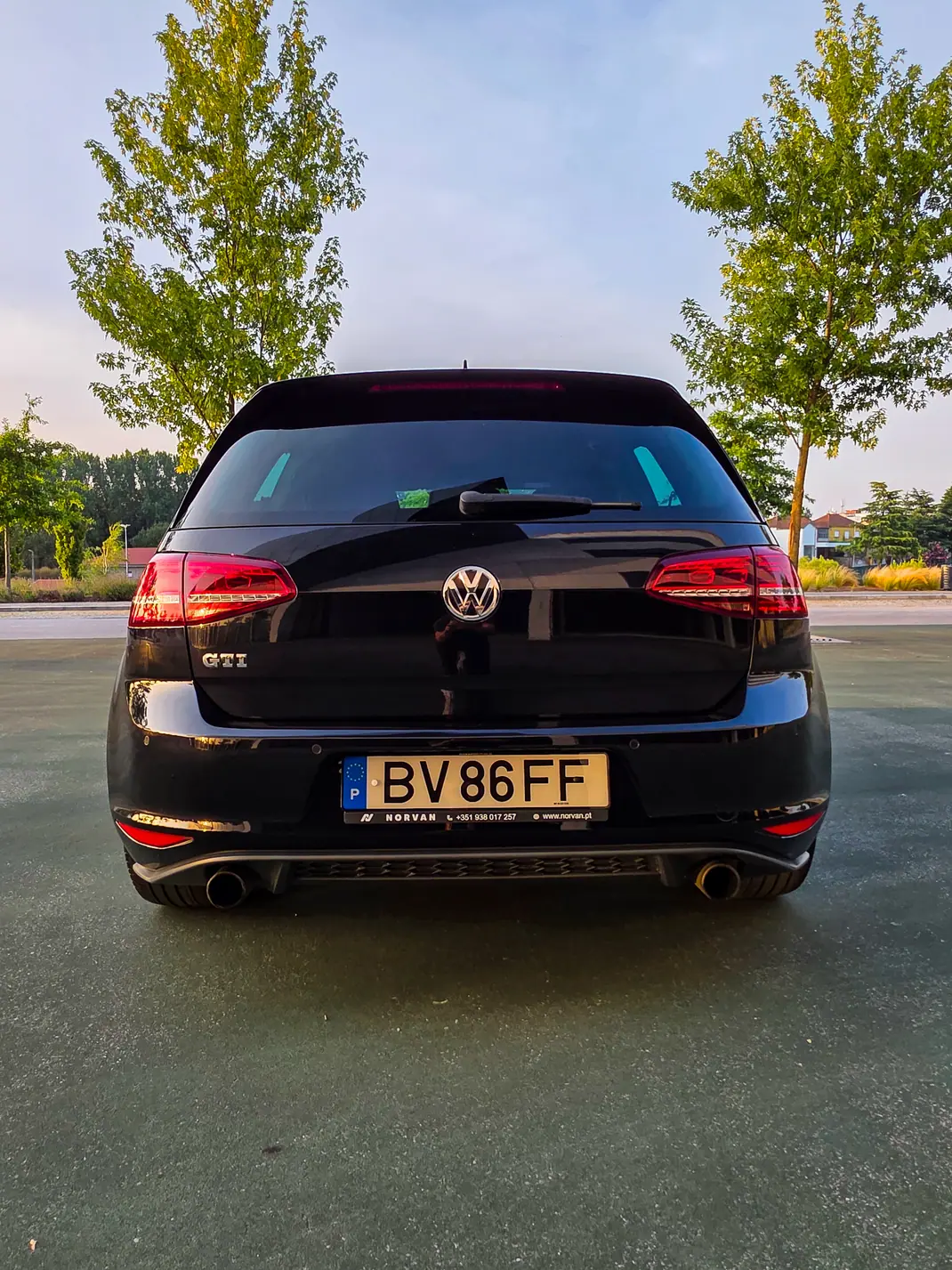 Volkswagen Golf 2013 - 16390 EUR, 196000 km - AUTO.MOTO.pt - 196000km - foto 7 de 12