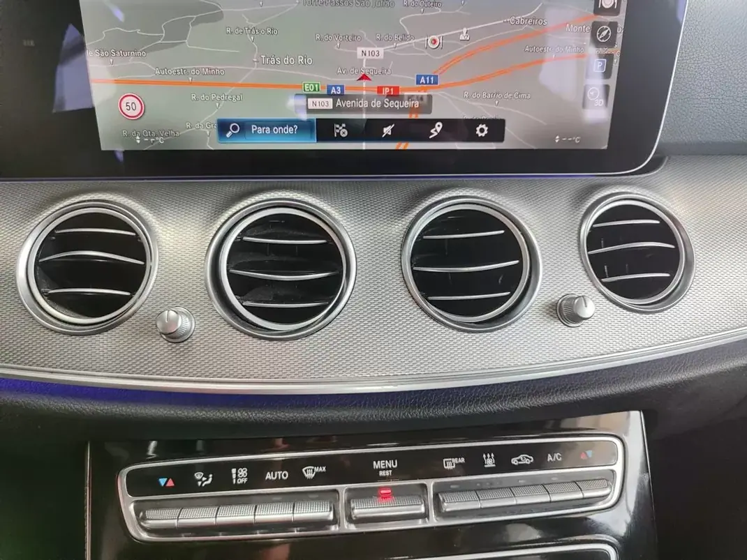 Mercedes-Benz E 300 2022 - 34350 EUR, 110000 km - AUTO.MOTO.pt - 110000km - foto 32 de 37