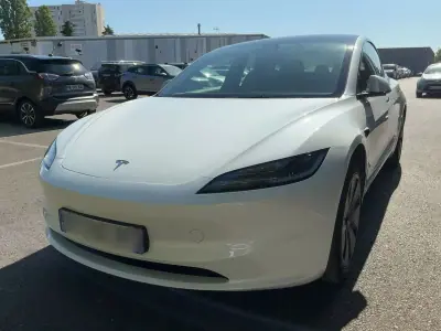 Tesla Model 3 2024 - 35900 EUR, 56621 km - 56621km - foto 3 de 15