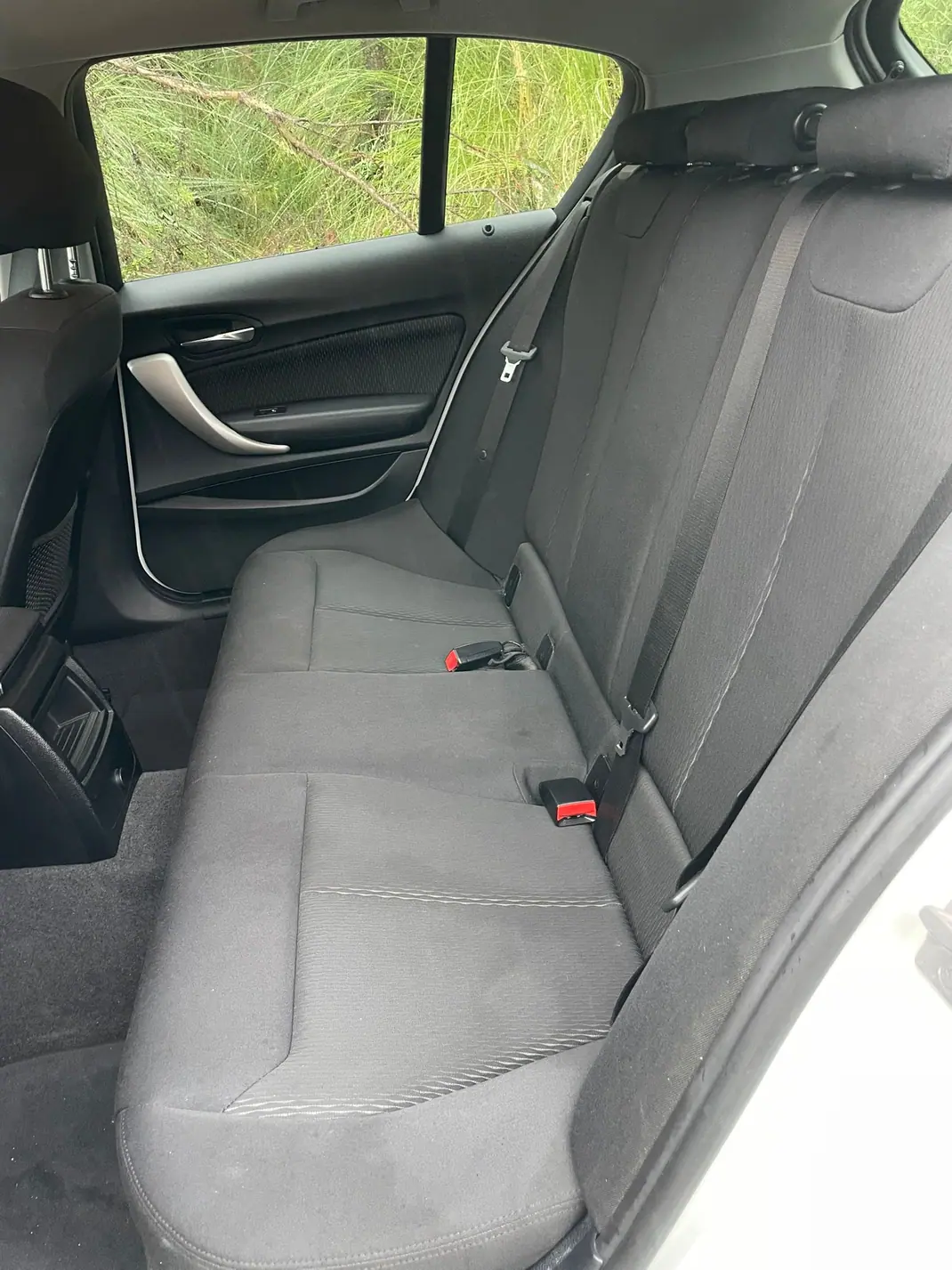 BMW 116 2018 - 16490 EUR, 81000 km - AUTO.MOTO.pt - 81000km - foto 6 de 8