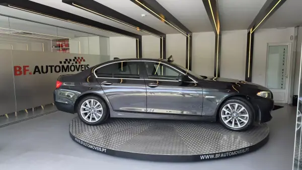 BMW 520 2011 - 10900 EUR, 370543 km - AUTO.MOTO.pt - 370543km - foto 8 de 54