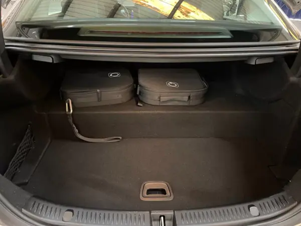 Mercedes-Benz E 300 2021 - 33950 EUR, 112651 km - AUTO.MOTO.pt - 112651km - foto 19 de 20