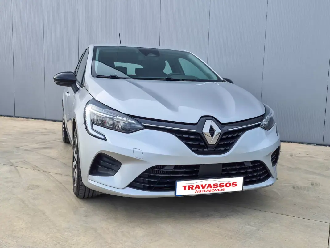 Renault Clio 2023 - 12900 EUR, 125219 km - AUTO.MOTO.pt - 125219km - foto 4 de 6