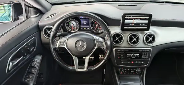 Mercedes-Benz CLA 45 AMG 2014 - 29990 EUR, 169000 km - AUTO.MOTO.pt - 169000km - foto 37 de 43