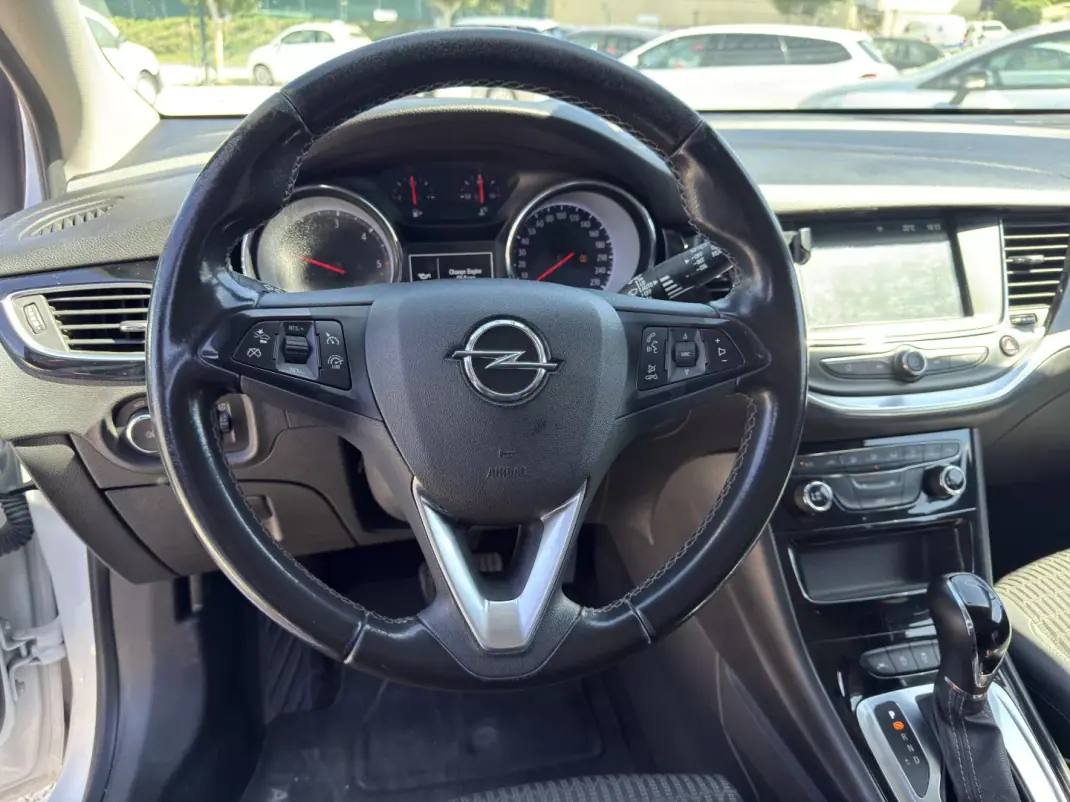 Opel Astra Sports Tourer 2021 - 11450 EUR, 185000 km - AUTO.MOTO.pt - 185000km - foto 6 de 16
