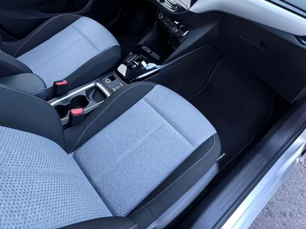 Opel Corsa 2024 - 18590 EUR, 38000 km - AUTO.MOTO.pt - 38000km - foto 27 de 34