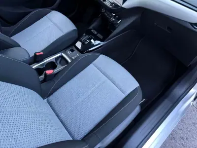 Opel Corsa 2024 - 18590 EUR, 38000 km - AUTO.MOTO.pt - 38000km - foto 27 de 34