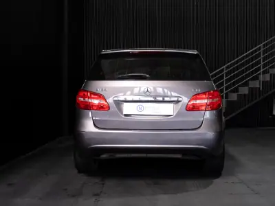 Mercedes-Benz B 180 2014 - 13990 EUR, 168000 km - foto 4 de 23