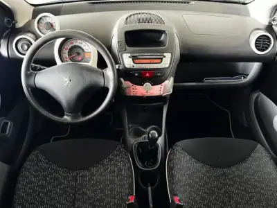 Peugeot 107 2011 - 6500 EUR, 168500 km - AUTO.MOTO.pt - 168500km - foto 22 de 39
