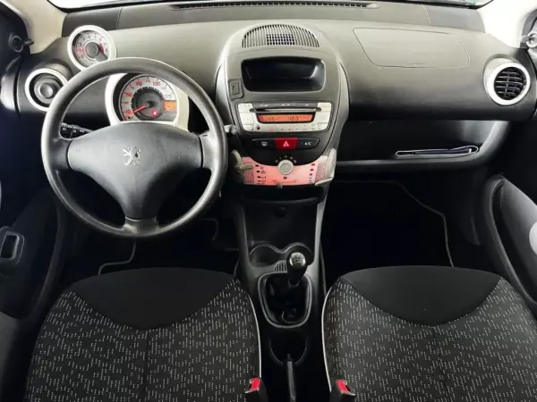 Peugeot 107 2011 - 6500 EUR, 168500 km - AUTO.MOTO.pt - 168500km - foto 22 de 39