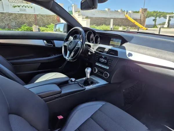 Mercedes-Benz C 220 2012 - 14900 EUR, 290081 km - AUTO.MOTO.pt - 290081km - foto 30 de 36