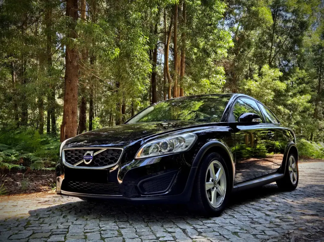 Volvo C30 2011 - 7750 EUR, 179000 km - AUTO.MOTO.pt - 179000km - foto 5 de 28