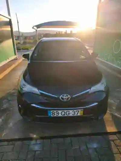 Toyota Avensis Touring Sports 2015 — foto 4 de 15