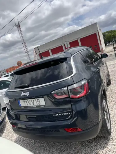 Jeep Compass 2019 - 13450 EUR, 231000 km - AUTO.MOTO.pt - 231000km - foto 4 de 7