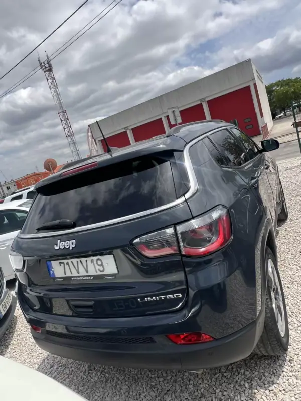 Jeep Compass 2019 - 13450 EUR, 231000 km - AUTO.MOTO.pt - 231000km - foto 4 de 7
