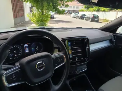 Volvo XC 40 2020 - 23990 EUR, 116700 km - AUTO.MOTO.pt - 116700km - foto 26 de 26