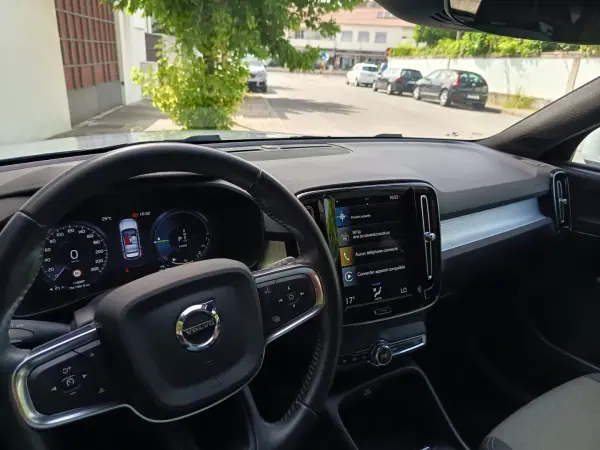 Volvo XC 40 2020 - 23990 EUR, 116700 km - AUTO.MOTO.pt - 116700km - foto 26 de 26