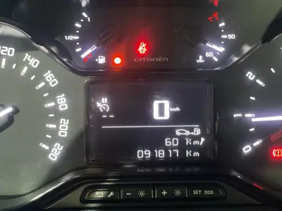 Citroën C3 2019 - 8999 EUR, 91000 km - AUTO.MOTO.pt - 91000km - foto 33 de 39