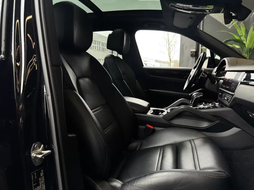 Porsche Cayenne 2021 - 74990 EUR, 85200 km - AUTO.MOTO.pt - 85200km - foto 36 de 37